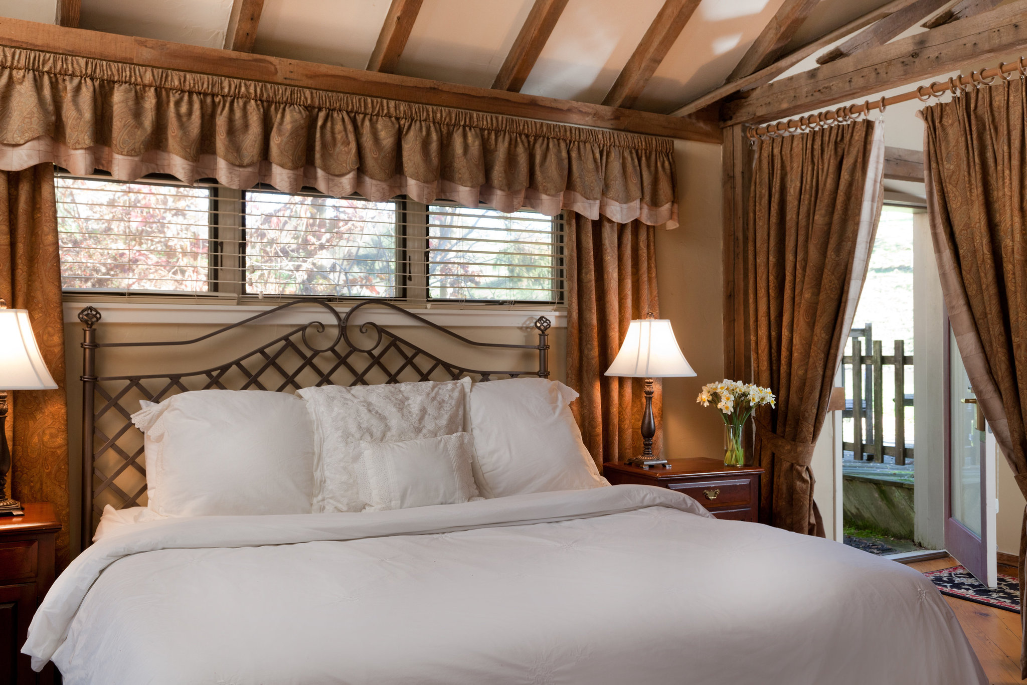 Bed in Garden cottage